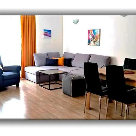 Apartment T&m *